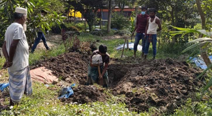 হেলিকপ্টার দেখতে গিয়ে গুলিতে নিহত সুমাইয়ার লাশ উত্তোলন