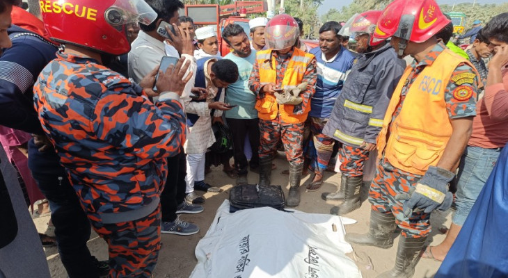 ঝিনাইদহে ট্রলির ধাক্কায় ইজিবাইকের ২ যাত্রীর মৃত্যু