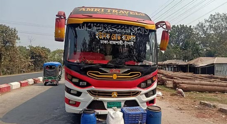 চলন্ত বাসে ডাকাতি ও নারী যাত্রীদের শ্লীলতাহানি, তিন দিন পর মামলা