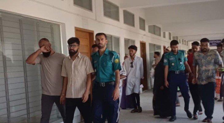 এমসি কলেজ ছাত্রাবাসে স্বামীকে আটকে তরুণীকে ধর্ষণ; বাদীর স্বাক্ষ্যগ্রহণ