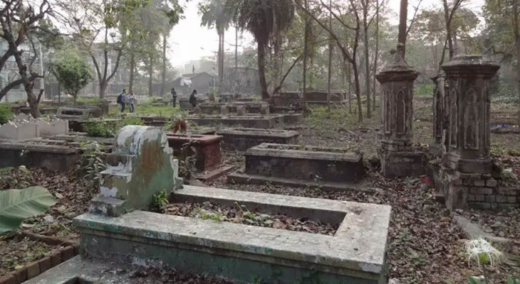 পুরোনো কবরের ওপর ঘরবাড়ি বানানো যাবে কি?