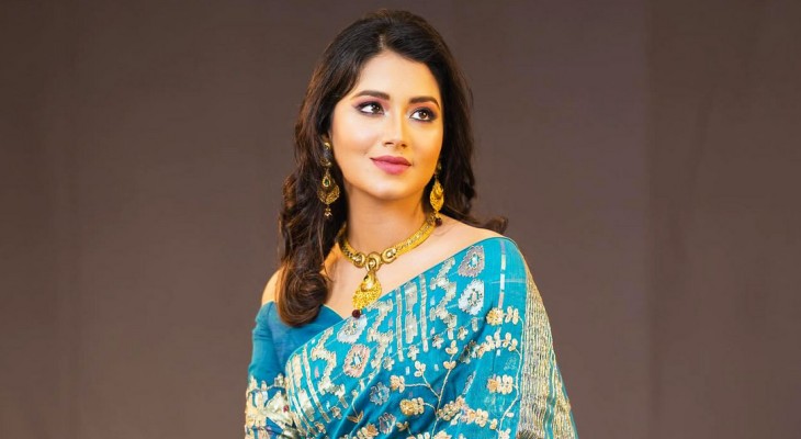 নতুন পরিচয়ে ফারিণ!