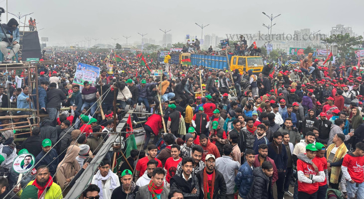 উৎসবের আমেজে রাজধানীর গণসংবর্ধনাস্থলে বিএনপি নেতাকর্মীরা 