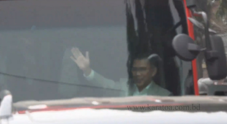 গণসংবর্ধনাস্থলের পথে তারেক রহমান