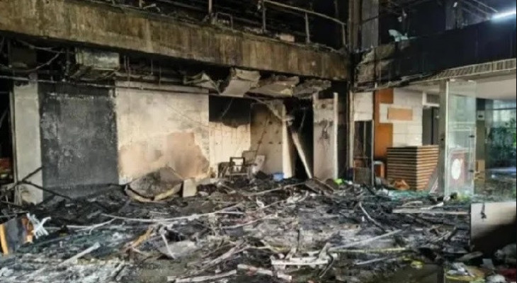 ডেইলি স্টারে হামলা-লুটপাটে ৪০০ জনের বিরুদ্ধে মামলা