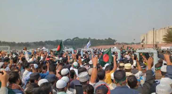 হাদির জানাজায় মানিক মিয়া অ্যাভিনিউয়ে লাখো মানুষের ঢল