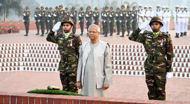 বিজয় দিবসে জাতীয় স্মৃতিসৌধে প্রধান উপদেষ্টার শ্রদ্ধা নিবেদন