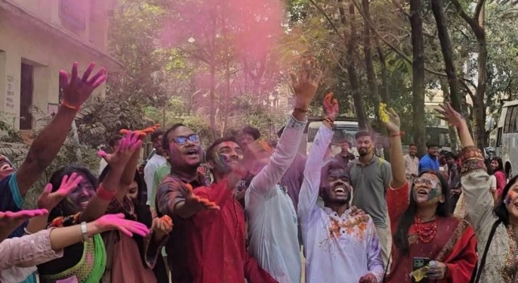 জবি কেন্দ্রীয় মন্দিরে গৌড় পূর্ণিমা ও দোলযাত্রা অনুষ্ঠিত