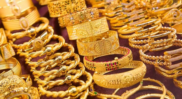 দেশে সোনার দাম ভরিতে কমলো ৫ হাজার টাকা