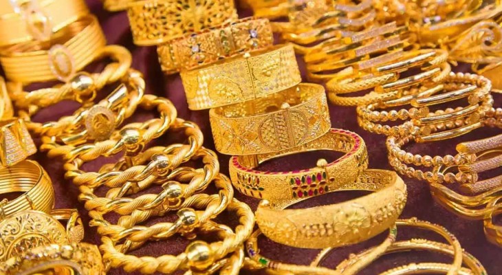 দেশের বাজারে স্বর্ণের দামে ফের পতন